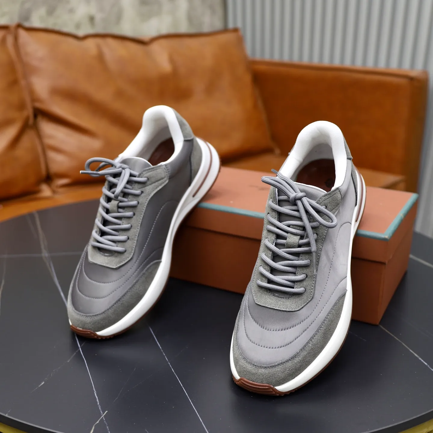 Ex-factory price: 462💰Loropiana LP men's shoes ♞size; 38-44 "45. Customized" original leather splicing. It is really easy to wear, lazy, relaxed, casual, perfect comfort, and there are many color choices, and they all look good with clothes. Is it true that Loropiana can bring social value? “Loropiana is the best thing money can buy”